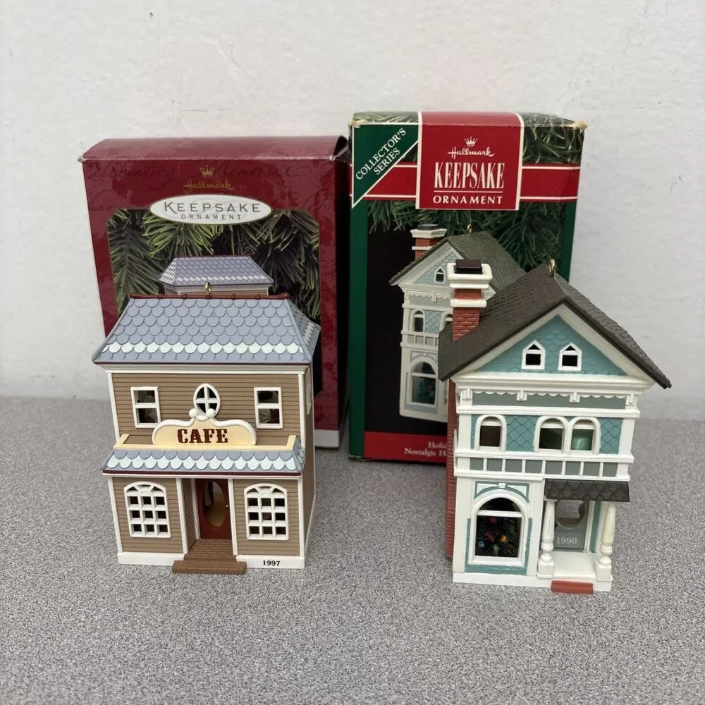 Hallmark Keepsake Ornament Nostalgic Houses & Shops Lot, Holiday Home And‎ Cafe